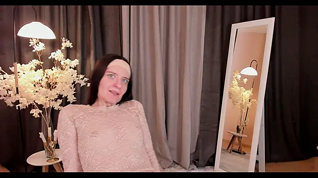 Snapshot of helentasty chatting on 5, 2, 2025 helentasty online show from 5, 2, 2025