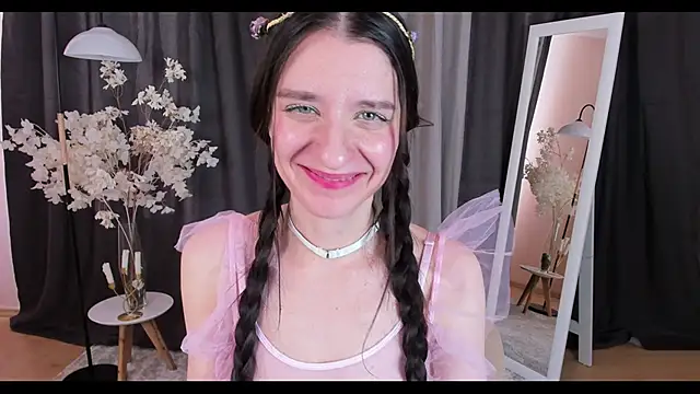 Snapshot of helentasty chatting on 18, 2, 2025 helentasty online show from 18, 2, 2025