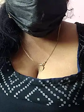 mallu-sumi online show from 7, 4, 2026