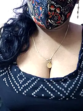 Snapshot of mallu-sumi chatting on 19, 4, 2026 mallu-sumi online show from 19, 4, 2026