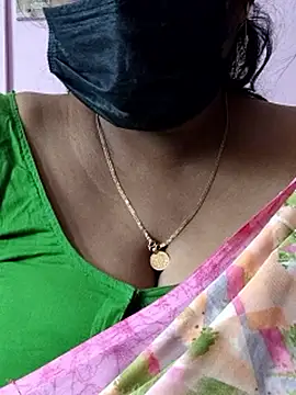 Snapshot of mallu-sumi chatting on 20, 4, 2026 mallu-sumi online show from 20, 4, 2026