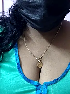 Snapshot of mallu-sumi chatting on 22, 4, 2026 mallu-sumi online show from 22, 4, 2026