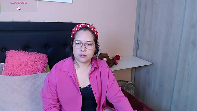 May Carlier online show from 25, 9, 2025