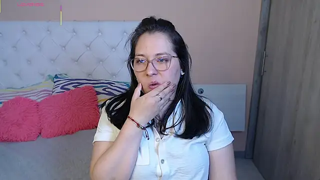 May Carlier online show from 30, 11, 2025