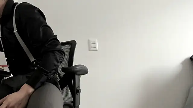 pablo-rincon95 online show from 6, 1, 2025