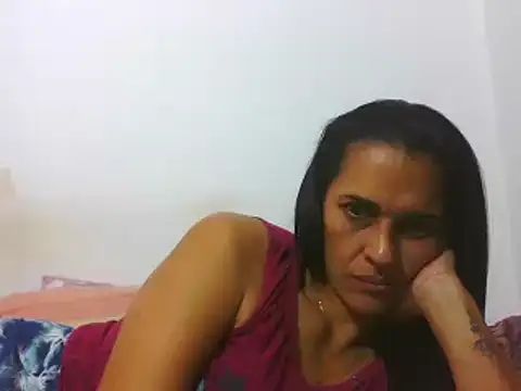 latinbrunettet online show from 7, 1, 2025