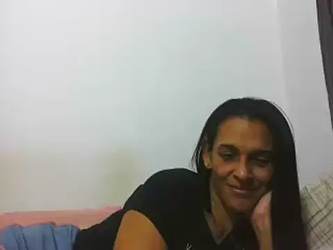 latinbrunettet online show from 10, 1, 2025