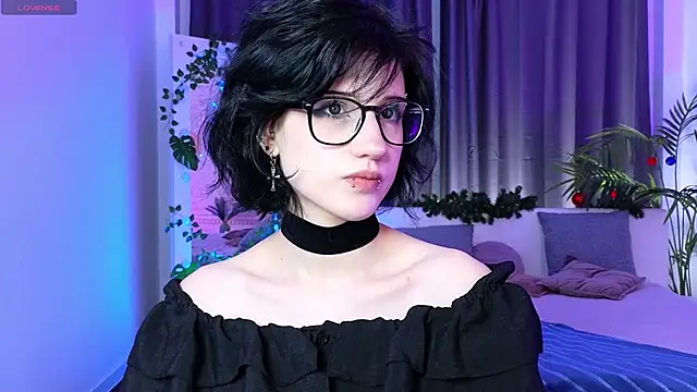 dark vamp  online show from 21, 12, 2024