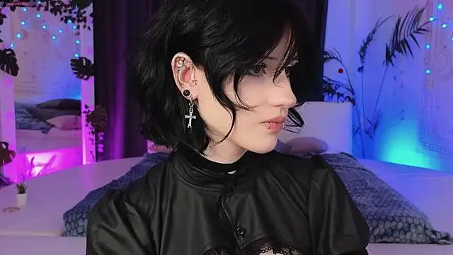 dark vamp  online show from 15, 1, 2025