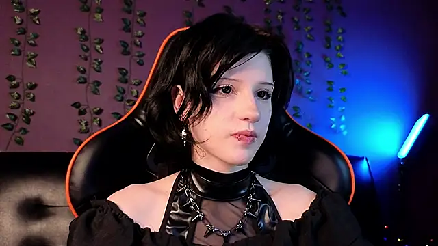 dark vamp  online show from 18, 1, 2025