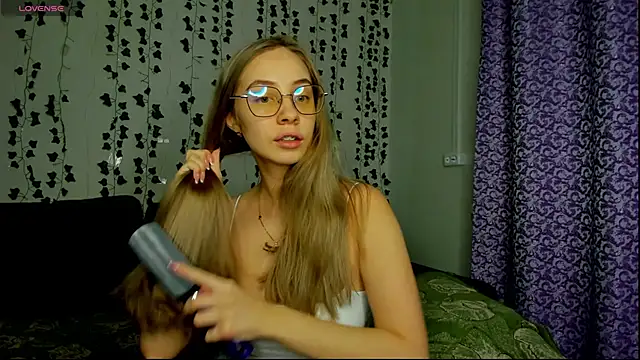 Kitty Katrine online show from 15, 2, 2025