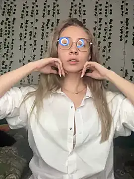 Kitty Katrine online show from 21, 2, 2025