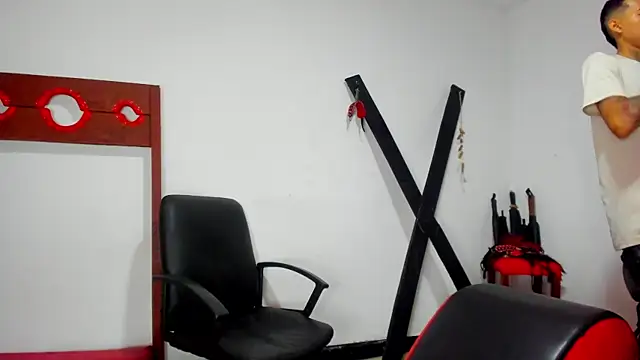 Hana and Zeta online show from 12, 3, 2025