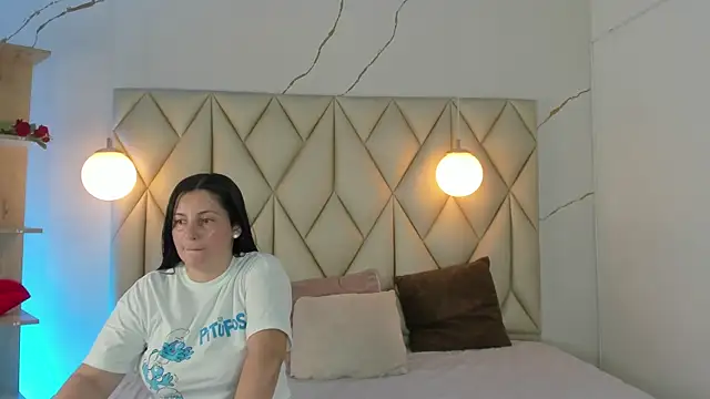 Snapshot of angelswets chatting on 28, 6, 2026 angelswets online show from 28, 6, 2026