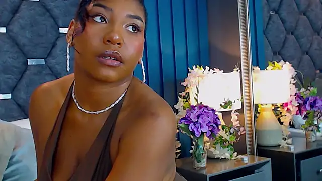Snapshot of VanessaGlenn chatting on 14, 10, 2025 VanessaGlenn online show from 14, 10, 2025