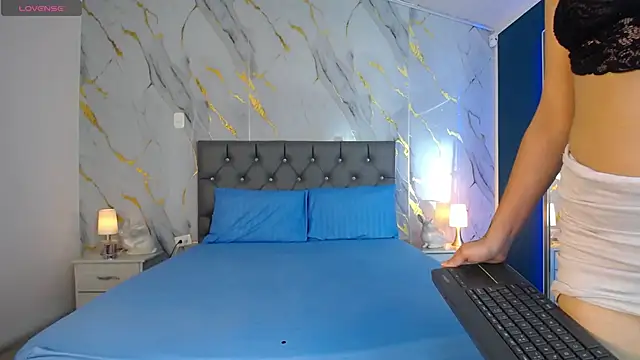 Snapshot of pettit_courtny chatting on 5, 2, 2025 pettit courtny online show from 5, 2, 2025