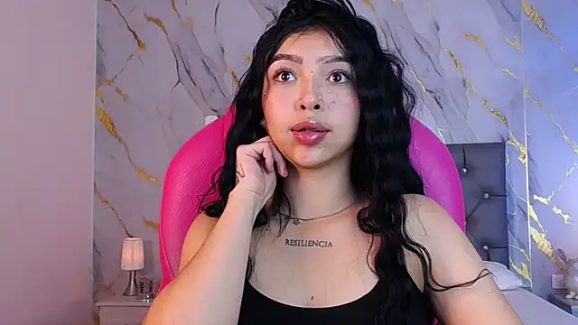 Snapshot of pettit_courtny chatting on 28, 2, 2025 pettit courtny online show from 28, 2, 2025