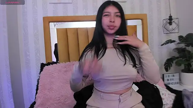 Snapshot of pettit_courtny chatting on 11, 10, 2025 pettit courtny online show from 11, 10, 2025