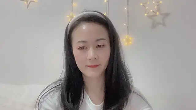 Snapshot of fanfan-FF chatting on 1, 1, 2025 fanfan-FF online show from 1, 1, 2025