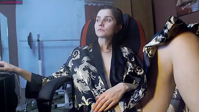 womanstrong78 online show from 27, 1, 2025