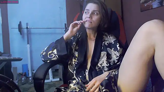 womanstrong78 online show from 31, 1, 2025