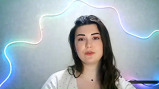 Snapshot of SeductiveTati chatting on 12, 9, 2025 SeductiveTati online show from 12, 9, 2025