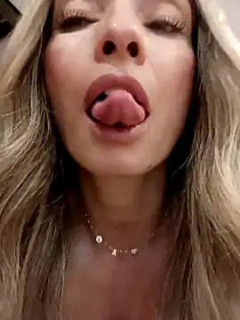 Loly Horny online show from 21, 4, 2026