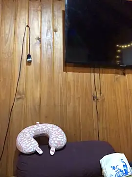 EffyScarlet online show from 1, 10, 2025