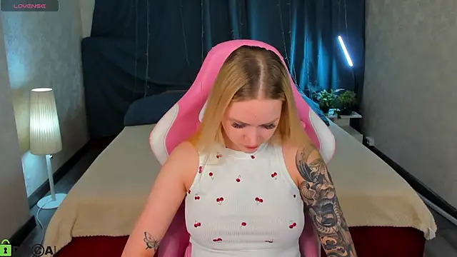 Carol  Cox online show from 6, 11, 2025