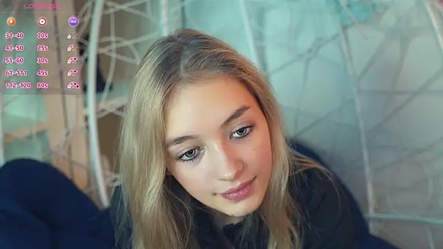 Snapshot of FlairCunard chatting on 3, 12, 2024 FlairCunard online show from 3, 12, 2024