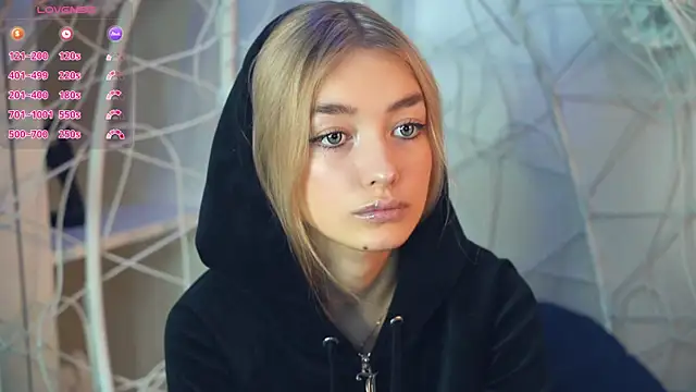 Snapshot of FlairCunard chatting on 10, 12, 2024 FlairCunard online show from 10, 12, 2024