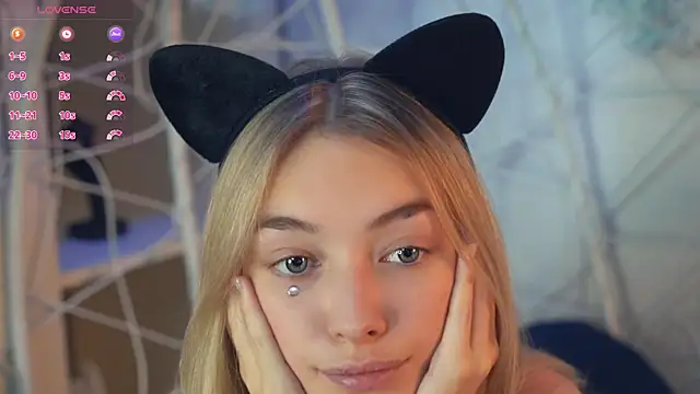 Snapshot of FlairCunard chatting on 14, 12, 2024 FlairCunard online show from 14, 12, 2024