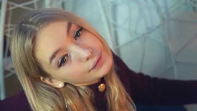 Snapshot of FlairCunard chatting on 18, 12, 2024 FlairCunard online show from 18, 12, 2024