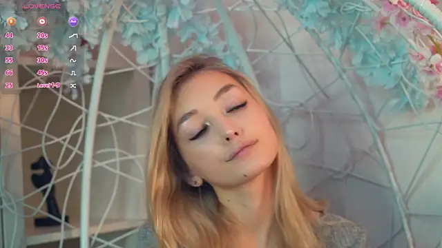 Snapshot of FlairCunard chatting on 20, 12, 2024 FlairCunard online show from 20, 12, 2024