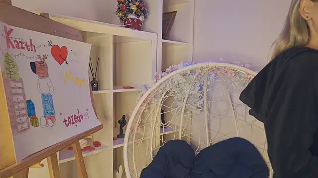 Snapshot of FlairCunard chatting on 27, 12, 2024 FlairCunard online show from 27, 12, 2024