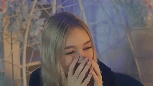 Snapshot of FlairCunard chatting on 16, 1, 2025 FlairCunard online show from 16, 1, 2025