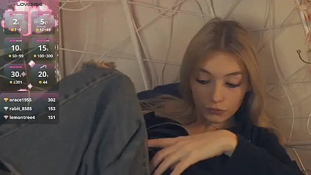 Snapshot of FlairCunard chatting on 16, 1, 2025 FlairCunard online show from 16, 1, 2025