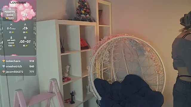 Snapshot of FlairCunard chatting on 18, 1, 2025 FlairCunard online show from 18, 1, 2025