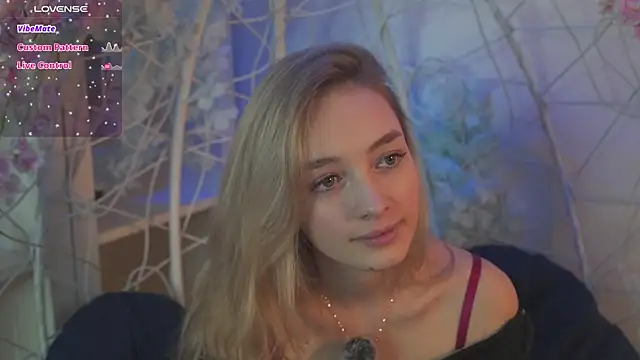 Snapshot of FlairCunard chatting on 29, 1, 2025 FlairCunard online show from 29, 1, 2025