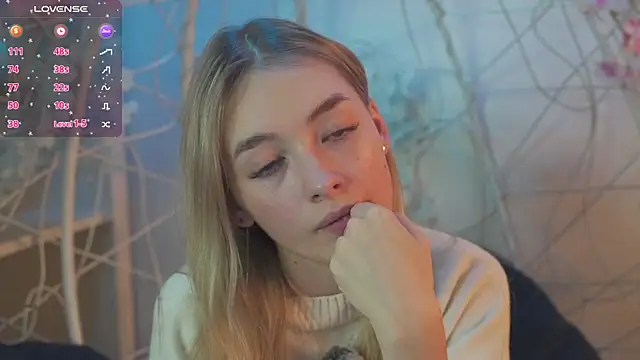 Snapshot of FlairCunard chatting on 31, 1, 2025 FlairCunard online show from 31, 1, 2025