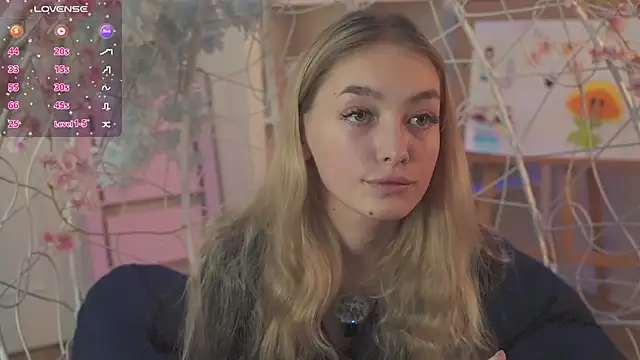 Snapshot of FlairCunard chatting on 18, 2, 2025 FlairCunard online show from 18, 2, 2025