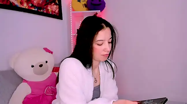 Manuelaa mejiia online show from 17, 12, 2024