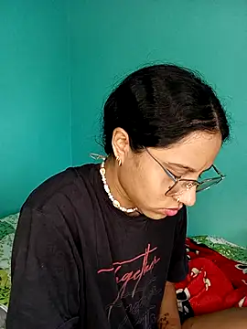 Karii-R online show from 6, 3, 2026