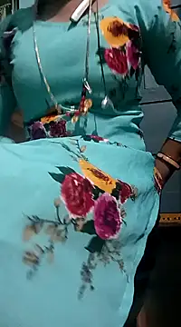 Snapshot of gunjan22 chatting on 23, 1, 2025 gunjan22 online show from 23, 1, 2025