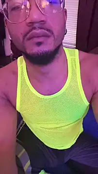 Snapshot of KySir1990 chatting on 25, 11, 2025 KySir1990 online show from 25, 11, 2025