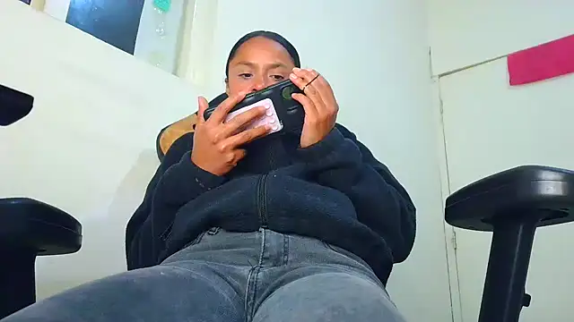 Samary thomas online show from 1, 2, 2026