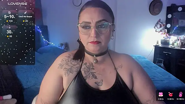 Ivonnee   online show from 4, 2, 2025