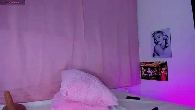 Snapshot of tellmebri chatting on 27, 5, 2026 tellmebri online show from 27, 5, 2026