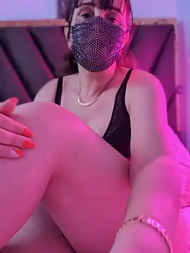 Lina lolo online show from 15, 4, 2026