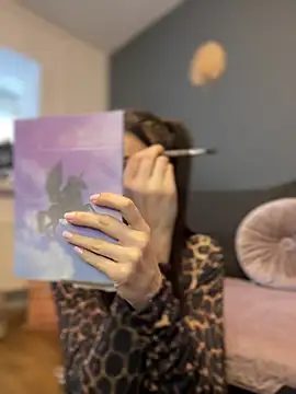 Mia Ethan online show from 27, 1, 2025